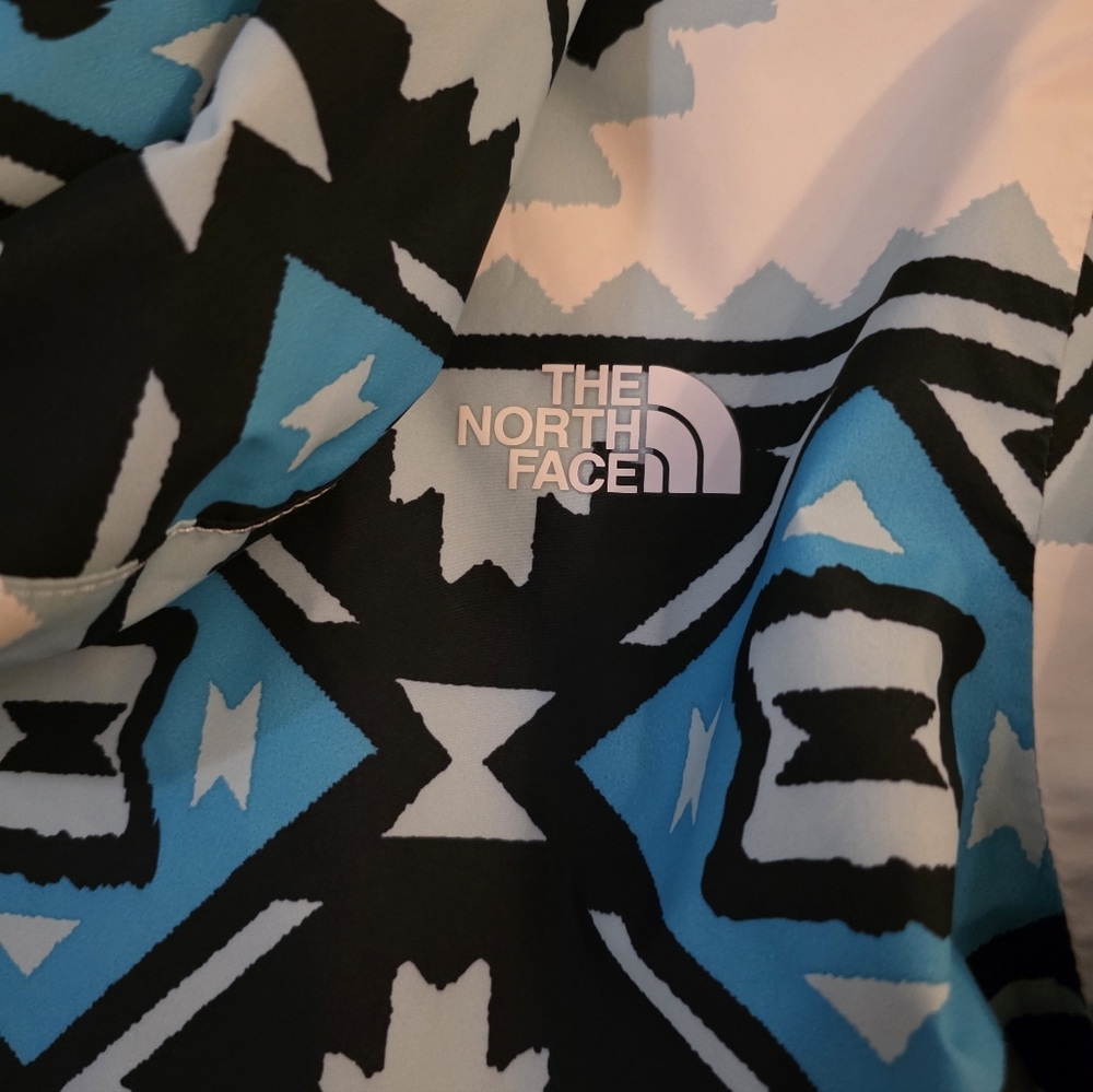 The North Face Girls' Brianna Insulated Hooded Jacket in the Aztec Blue‎ Size L - Picture 8 of 8